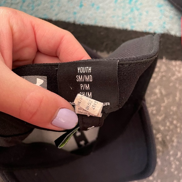 Sz Sm/Md Kids Under Armour Hats x 6 - Picture 3 of 4
